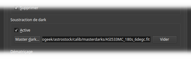 Interface logicielle affichant les options pour utiliser la soustraction de dark, changer le chemin du master dark spécifié et effacer le chemin.
